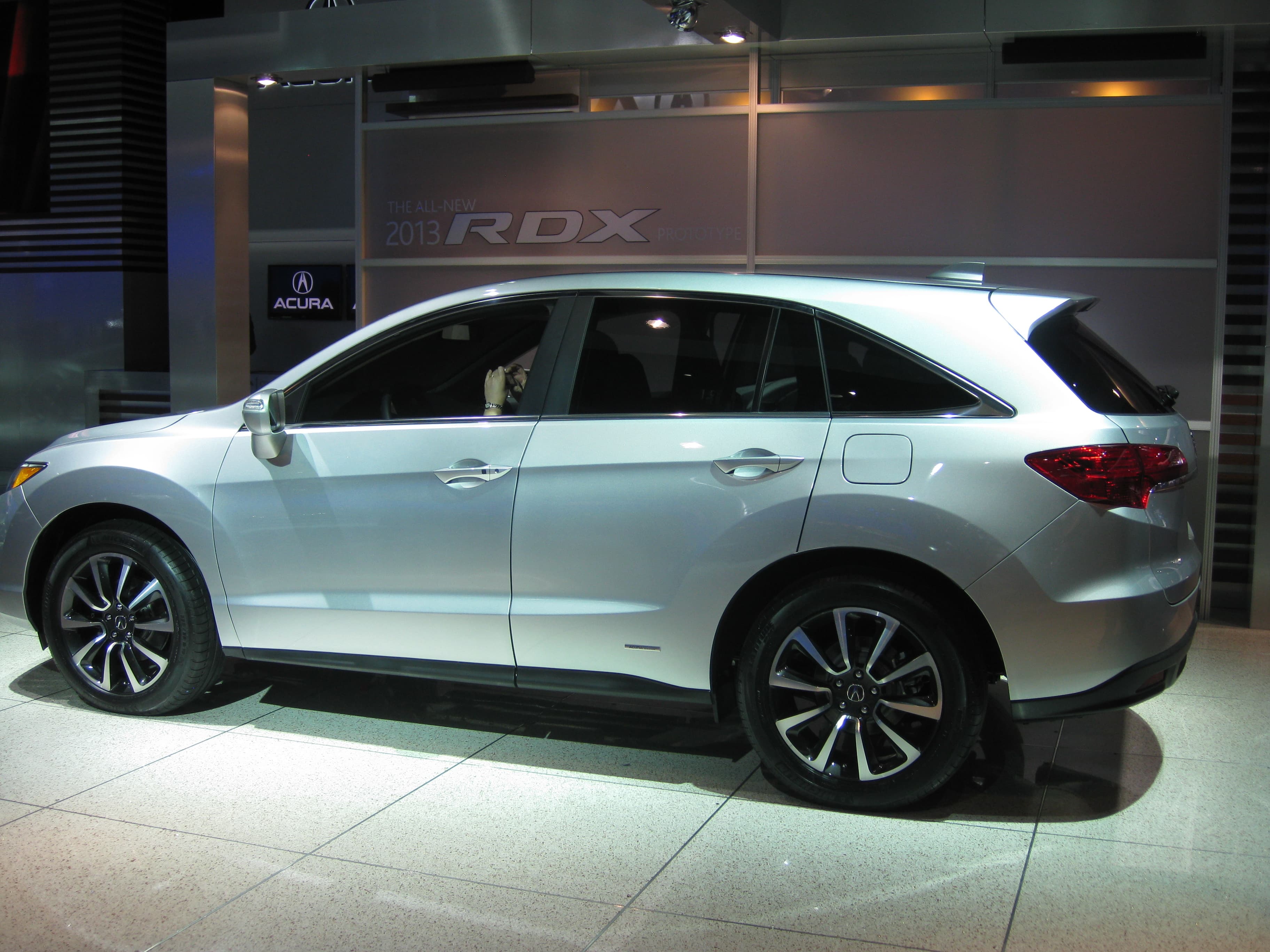 For more info and images please check: www.autoviva.com/acura_rdx_concept/version/46975