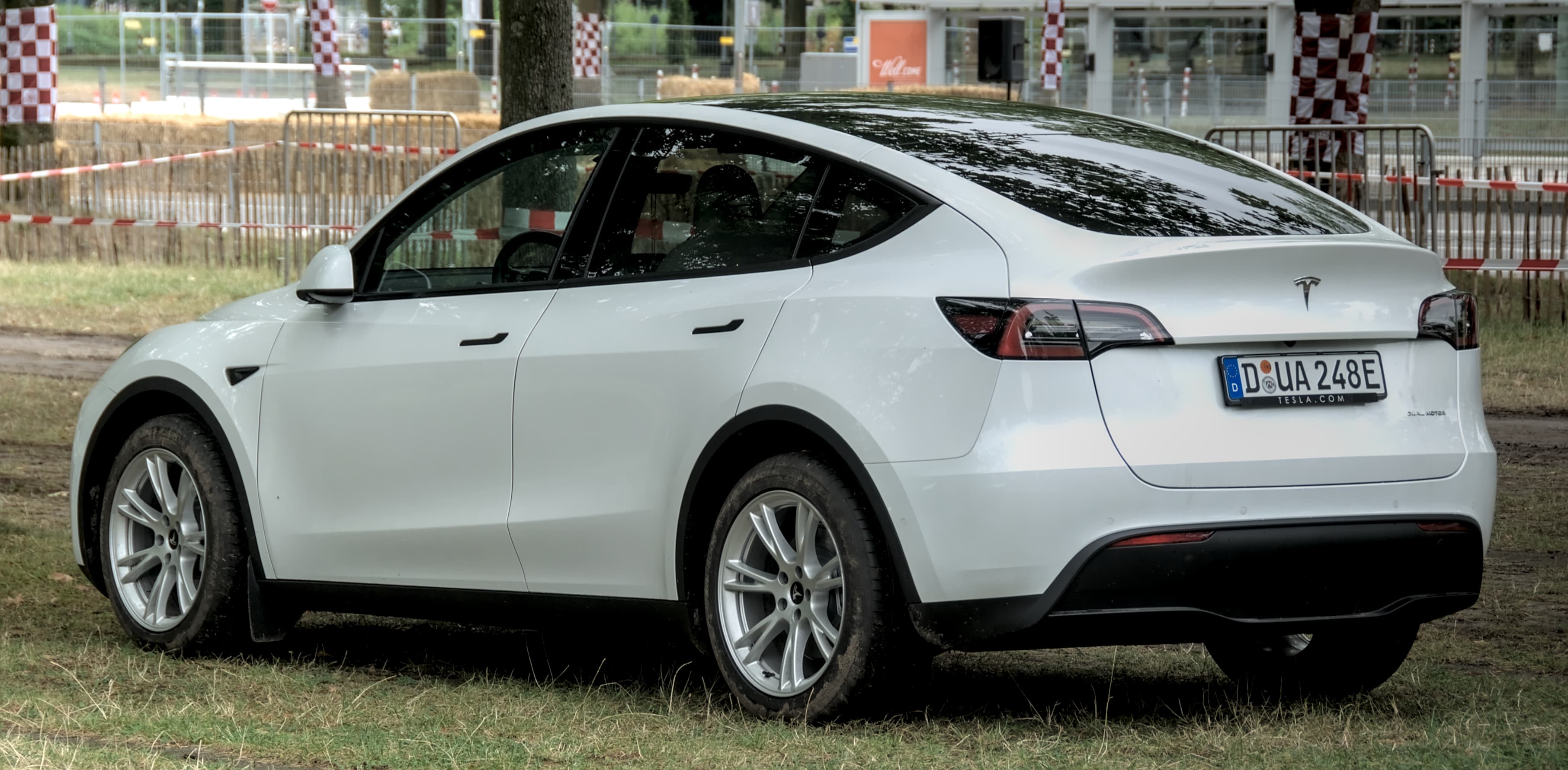Tesla_Model_Y at Classic Days 2022