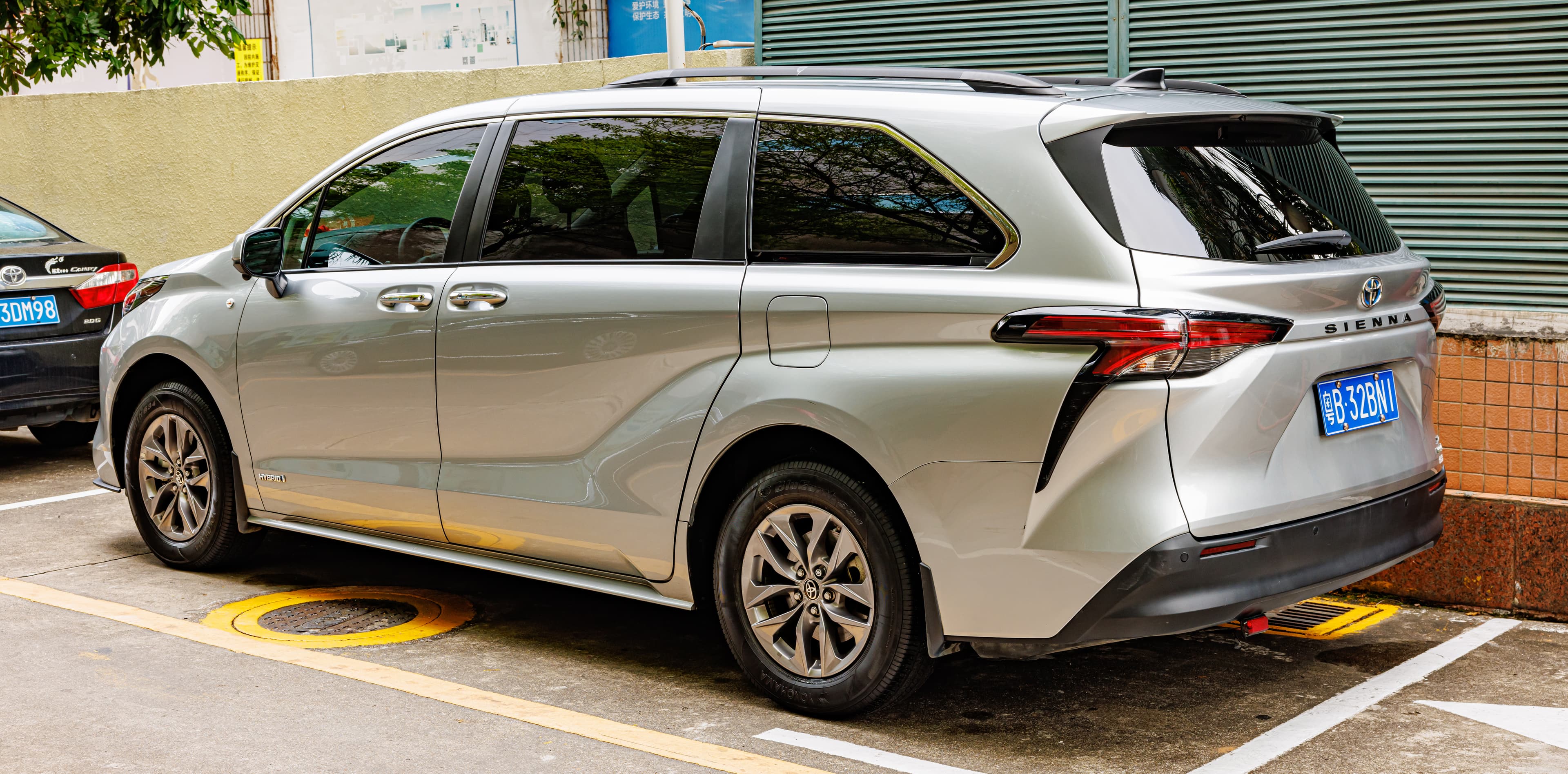 TOYOTA SIENNA (XL40) China