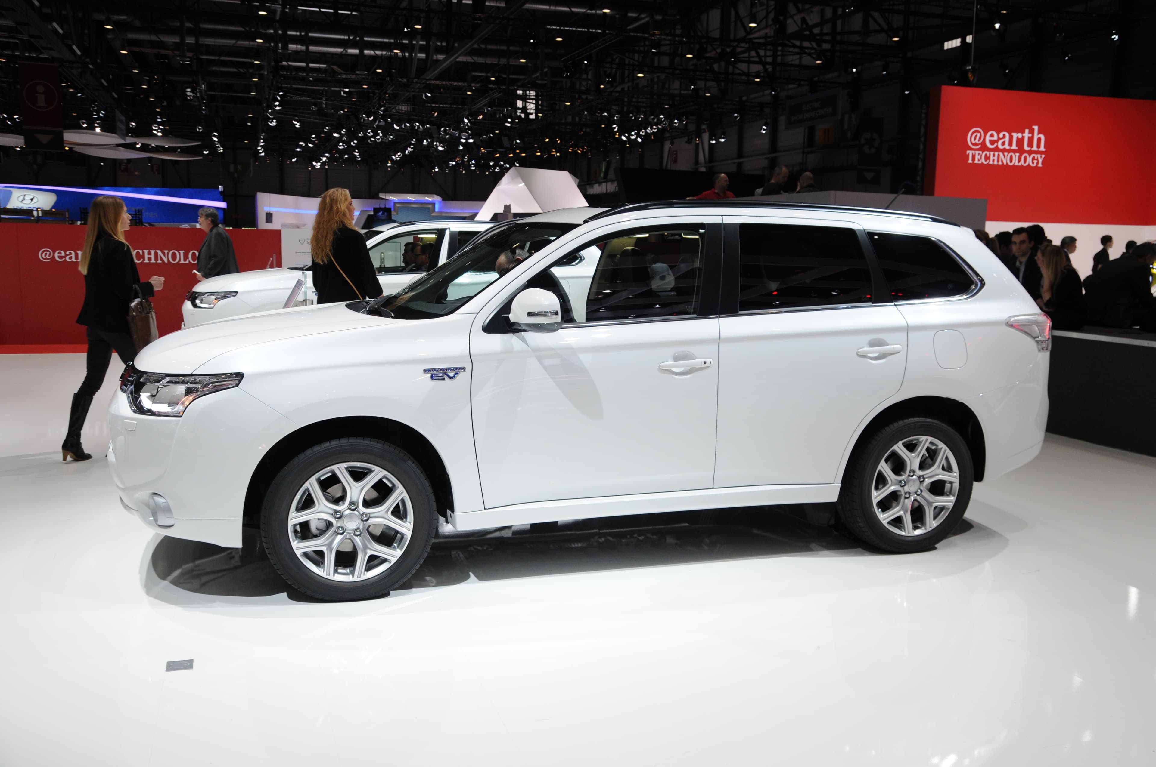 Mitsubishi Outlander PHEV at the Geneva Motor Show 2014 (photo taken on the first press day)
